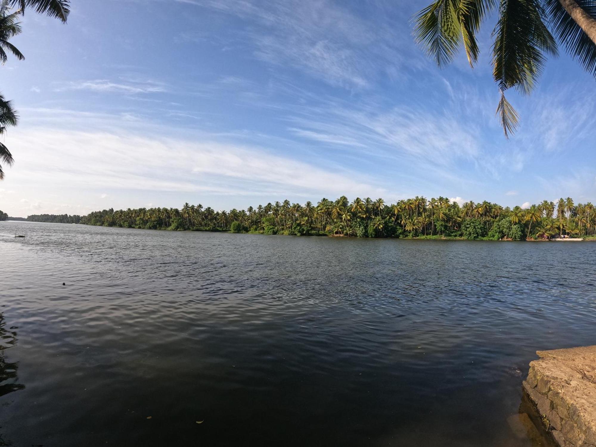 Ambili Riverfront Villa With Party Hall Irimbranallur Exterior photo