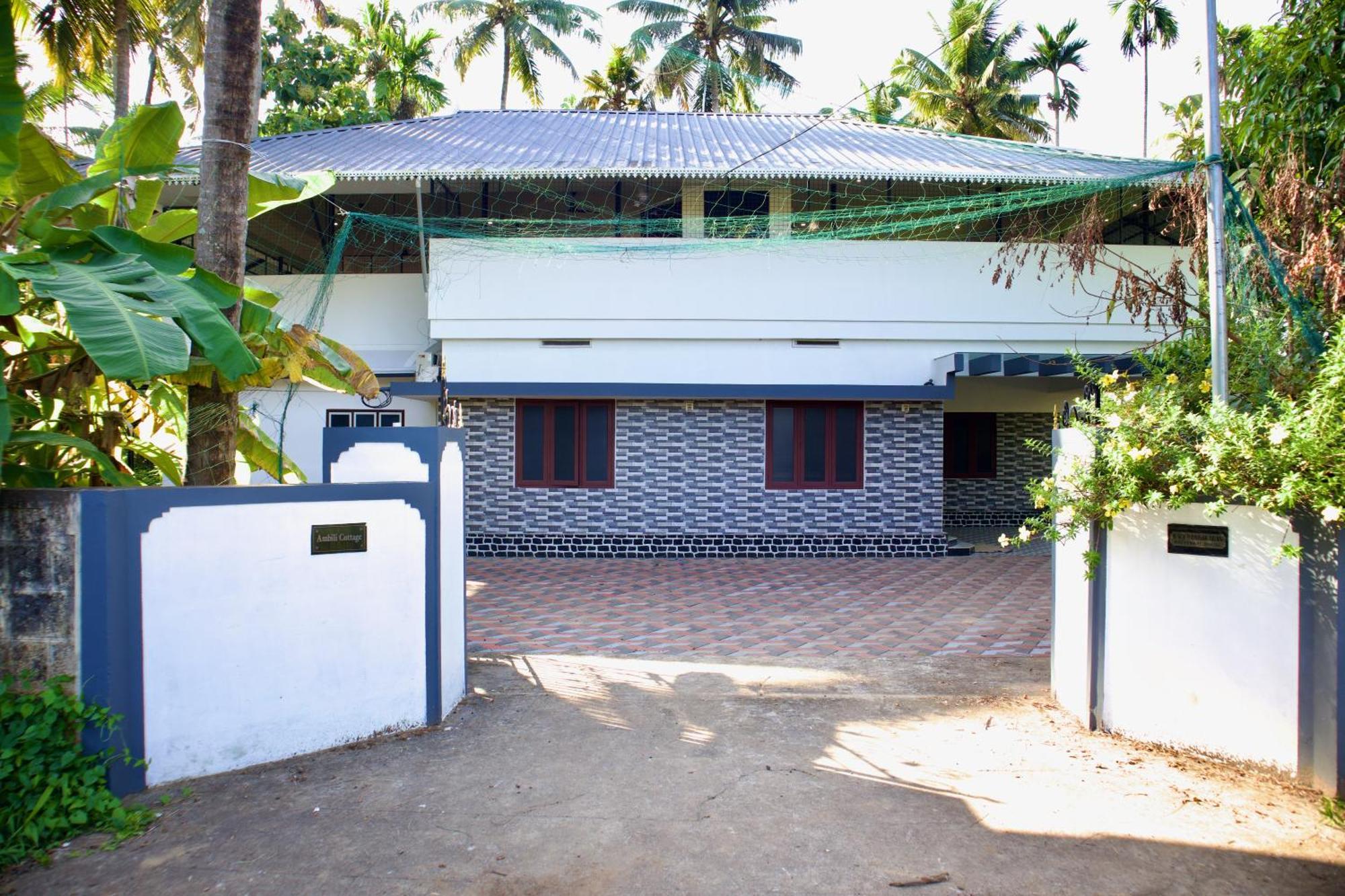 Ambili Riverfront Villa With Party Hall Irimbranallur Exterior photo